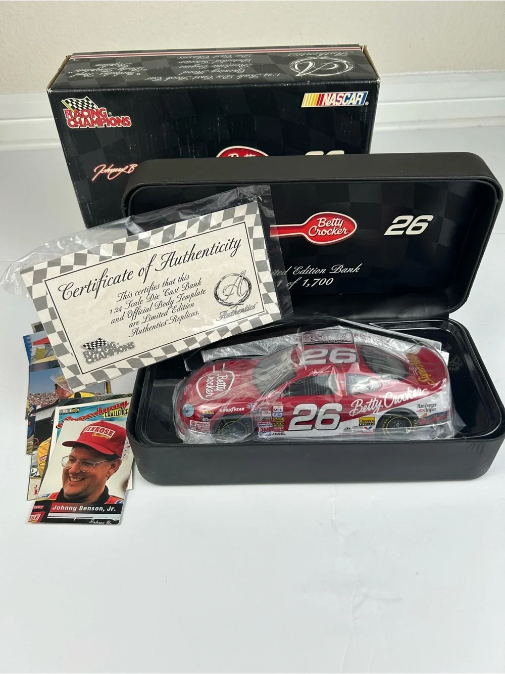 Racing Champions Johnny Benson 26 Betty Crocker 1:24 Diecast LE 195/1700 w/Cards
